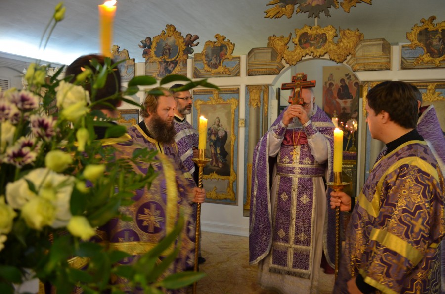 Всенощное бдение в канун Воздвижение Креста Господня
