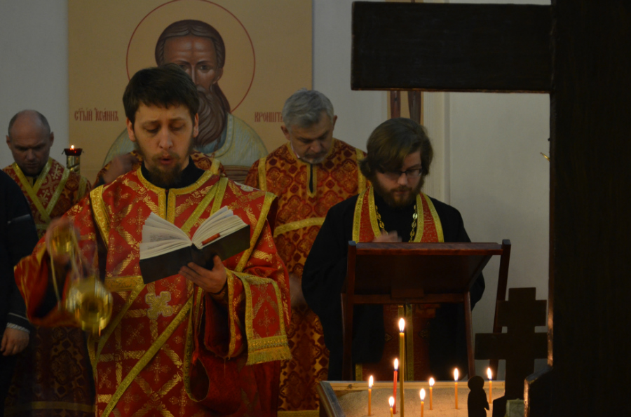 Панихида по погибшим в авиакатастрофе